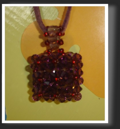 Pendentif violet